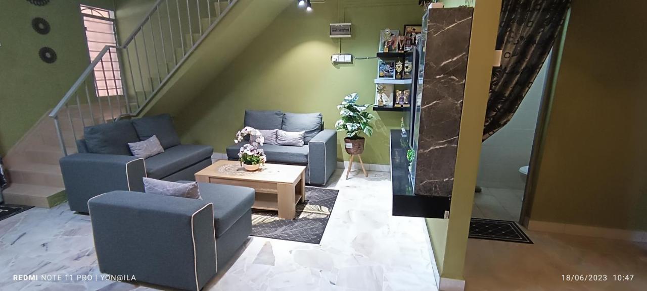 Homestay Rezeki Batu Gajah Kültér fotó